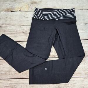 Lululemon Reversible Mid Rise Black White Stripe Carpi Crop leggings Size 2